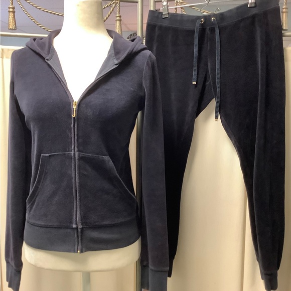 Juicy Couture Navy Blue Velour Tracksuit w/ Back Pockets - Picture 2 of 13